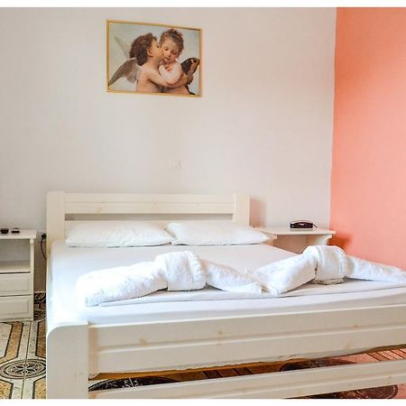 Athena Pallas Arkasa Buitenkant foto
